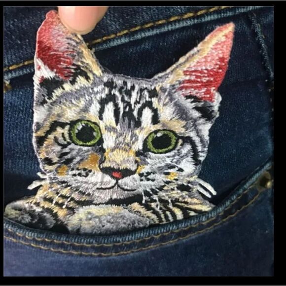 NWOT Iron-On Tabby Cat with 2 Paws Pocket Patch - Picture 1 of 3